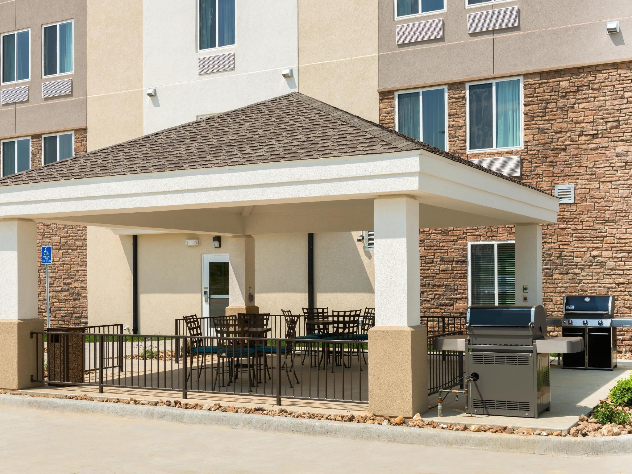 Candlewood Suites Columbia Hwy 63 & I-70 By Ihg Bagian luar foto